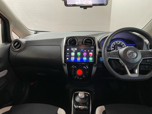 NISSAN NOTE interior