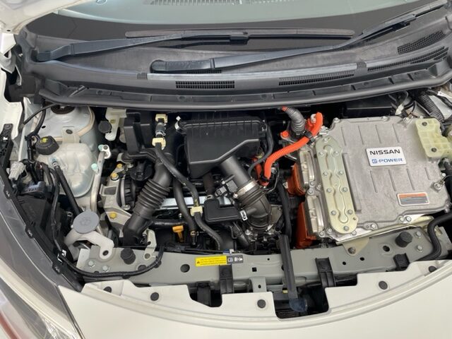 NISSAN NOTE Engineroom