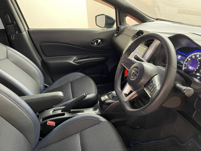 NISSAN NOTE interior