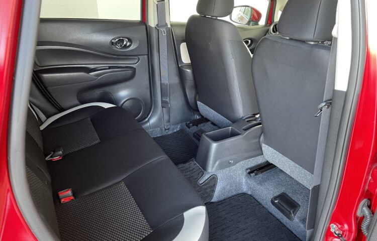 NISSAN NOTE interior