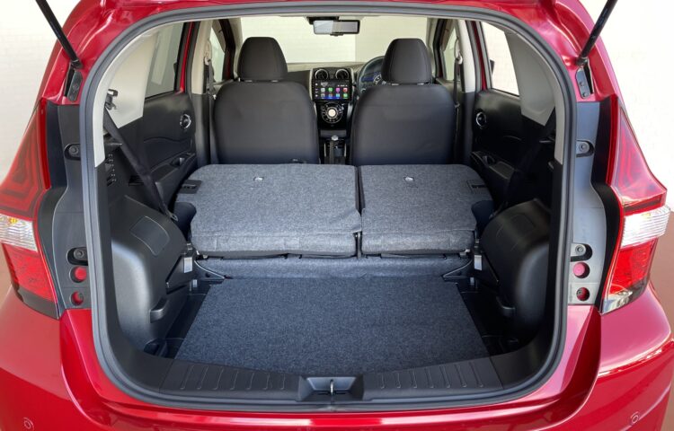 NISSAN NOTE interior