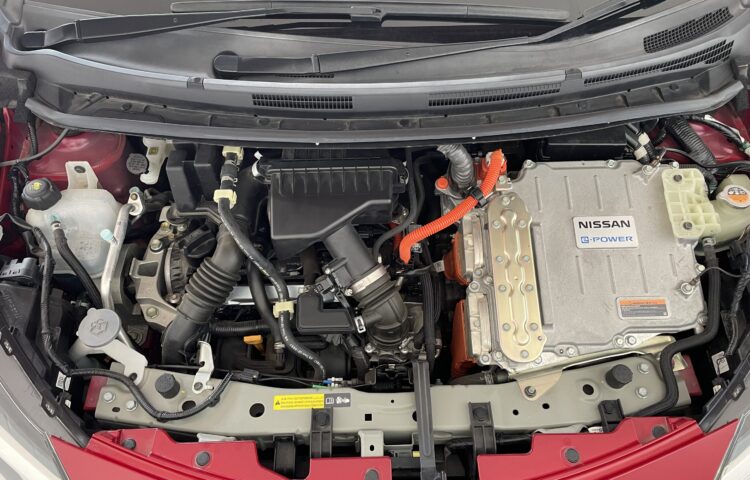 NISSAN NOTE Engineroom