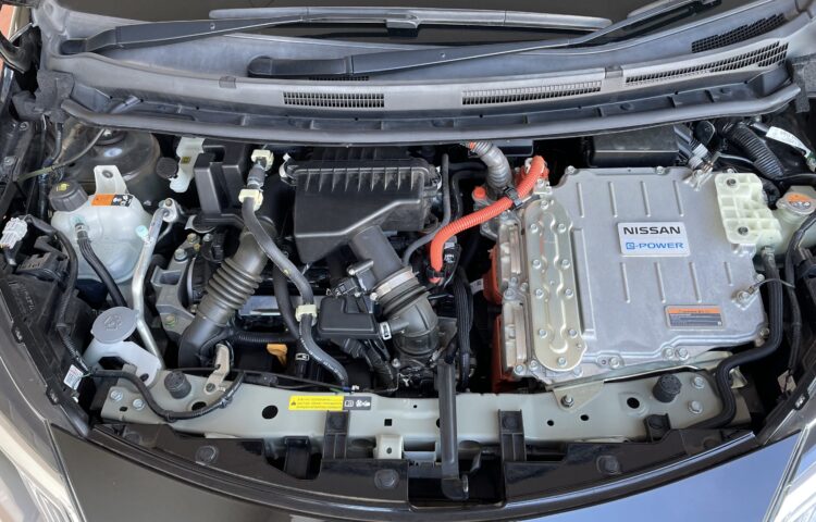 NISSAN NOTE Engineroom