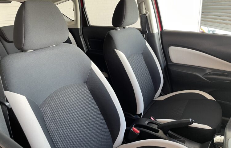 NISSAN NOTE interior