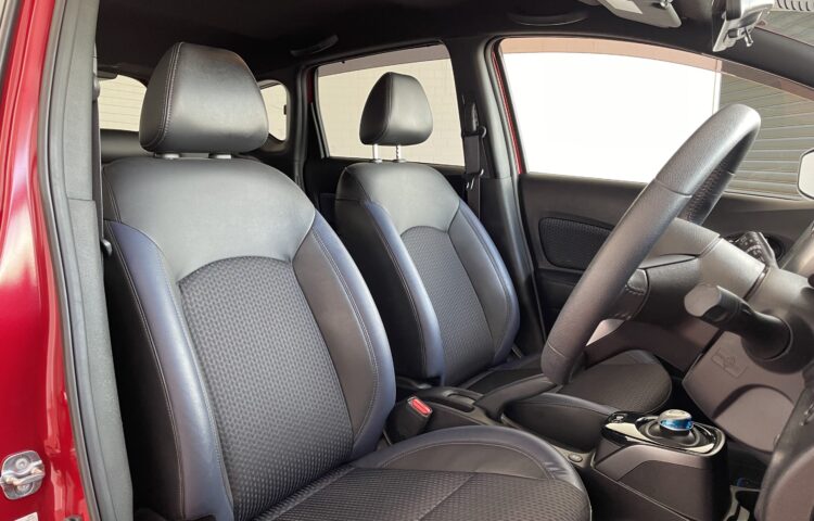 NISSAN NOTE interior