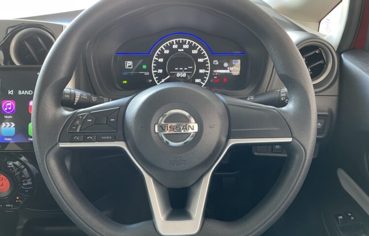 NISSAN NOTE interior